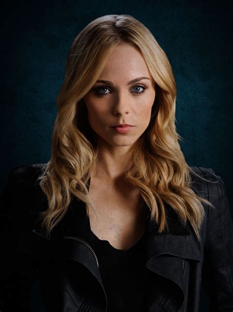 laura vandervoort nude|Laura Vandervoort – Bitten S02E01